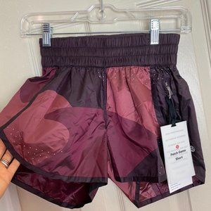 NWT Lululemon sz 4 (wear over leggings)